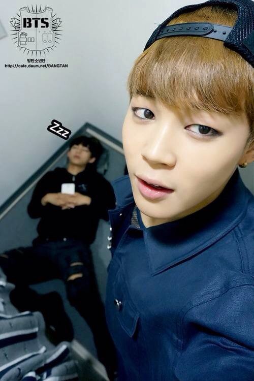 Jimin loves taking a selfie with a sleeping Taehyung  fetus vmin