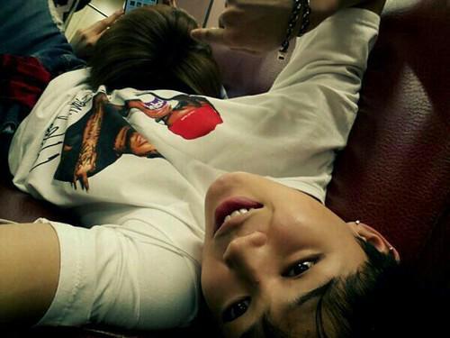 Jimin loves taking a selfie with a sleeping Taehyung  fetus vmin