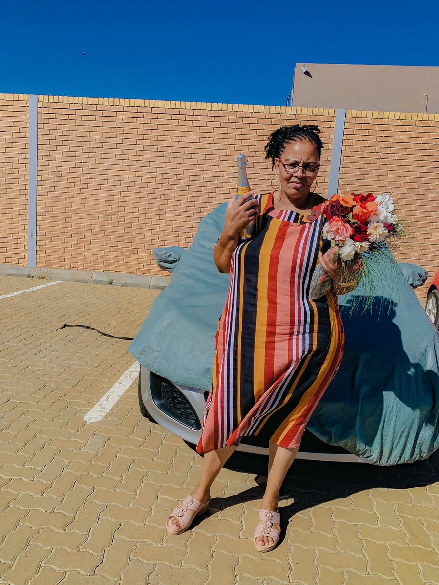 Zar_Ntseto's tweet image. So I combined a few cents and spoiled my mom today. ♥️🥺🙏🏽
I bought my mom a car. 🌸
