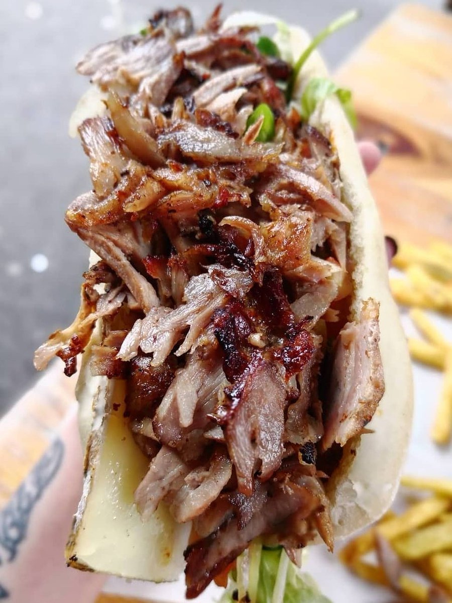 bbell_broche's tweet photo. 100 % #Faitmaison du pain aux sauces
#painmaison 
viande traçable
#fromage AOP 
Légumes frais 
c'est #madeinfrance un #kebab #frenchtouch
#placedelarepublique #artetmetiers #carreaudutemple pour fans de #food #skateboarding #sneakers https://t.co/aRtx1mV8QH