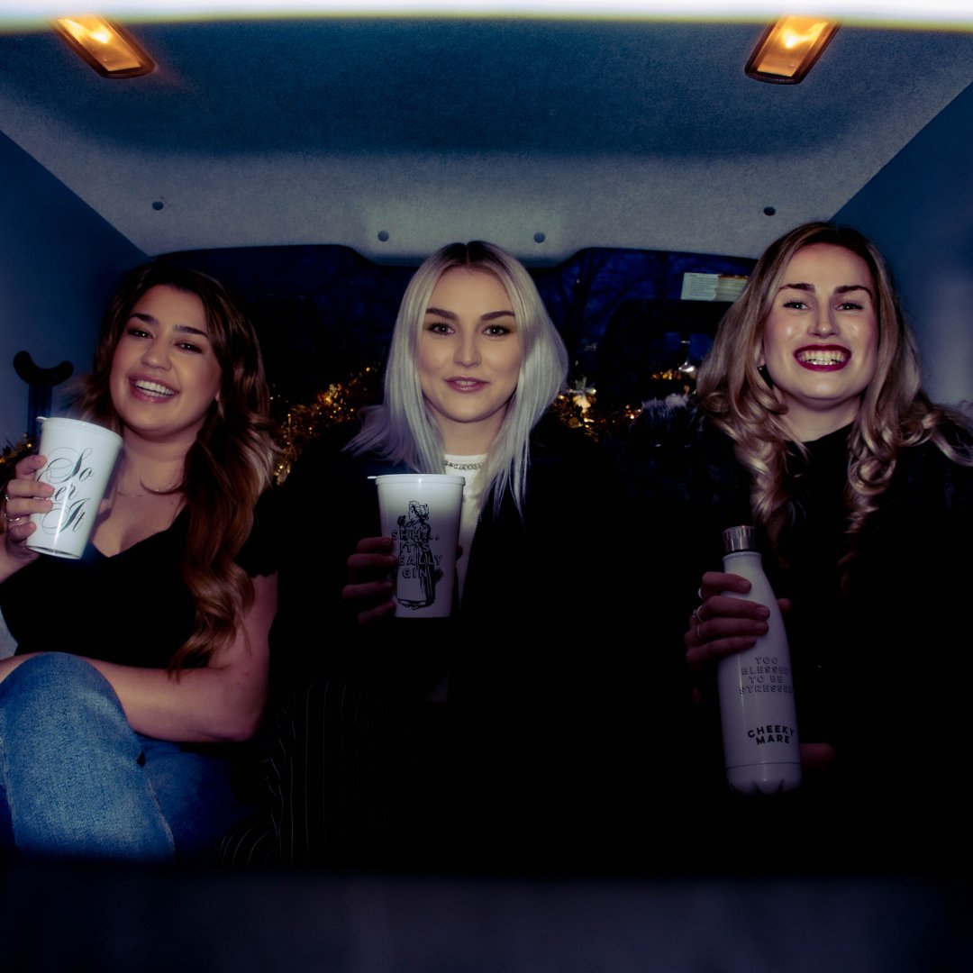 LtdMare's tweet photo. And we are back - we can meet our friends outside and take a cab ride on the way. π What's on your 'to do' list????
#blacktaxi #Londonsfinest #travelinstyle #waterbottle
#travelmug #reusablecup
#mscheeky #alwayscheekyneverrude https://t.co/BsBcaFIKqh