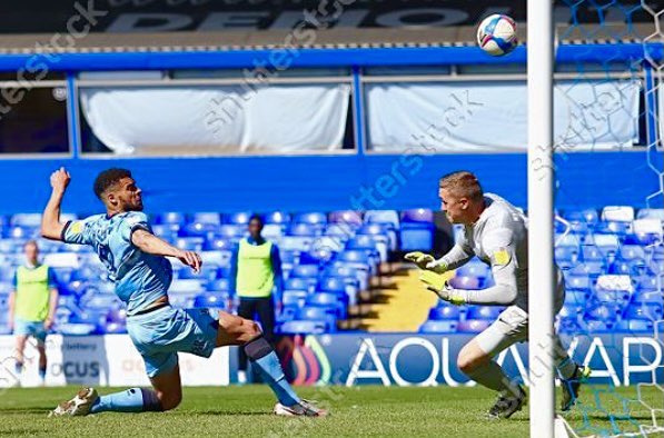 johnpottsypotts's tweet photo. .. ⚽️ shame this effort from close range went inches ove the bar | image: @johnpottsypotts | @ProSportsImages | @Coventry_City https://t.co/ddO2Z2ZblH
