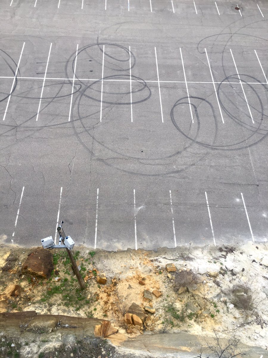 buzzhoffman's tweet photo. “E” in St. Paul, Minnesota #foundletters https://t.co/vbeEOwdJsJ