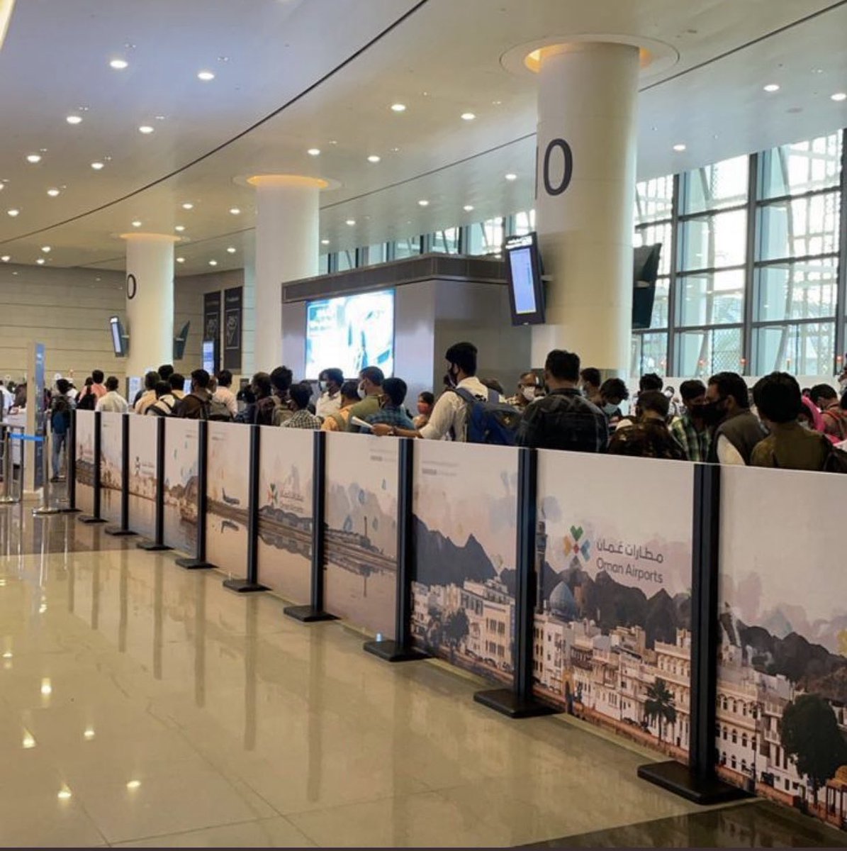 هذه الرحلات لم تكن تحمل لقاح ولكن كانت تحمل مئات البشر القادمين من أشد منطقة موبوءة في العالم و بسلالات متحورة سريعة الانتشار!! 
لماذا لم تعطّل هذه الرحلات قبل مغادرتها؟!
#اللجنة_العليا #الهند