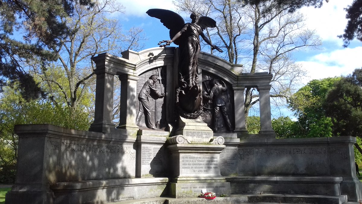 There's more than just museums to be gazed at though, and it's important to remember that this was a tragedy. In Southampton itself, a grand memorial to the engineers of the ship stands proudly, and nearby a small commemoration to the musicians is tucked to one side.