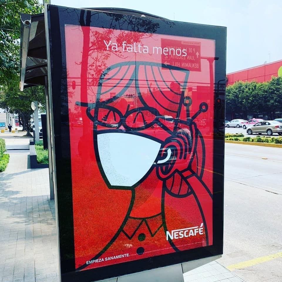 Gran campaña de <a href="/Nescafe_ES/">NESCAFÉ</a> (en Barcelona) con un mensaje positivo, pro uso de mascarilla y mechando efectiva y creativamente a su producto con LA temática global 🤓👏🏼