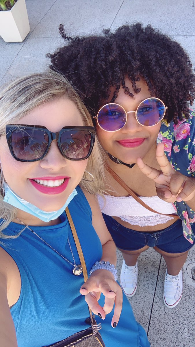 carolanjosb's tweet photo. ::Mais uma pra conta...jaja encontro o clã todinho Pelo Brasilllll 💜 #ccegweek #Clãcceg #ccegday @moonl981 https://t.co/uh9xjy1TXu