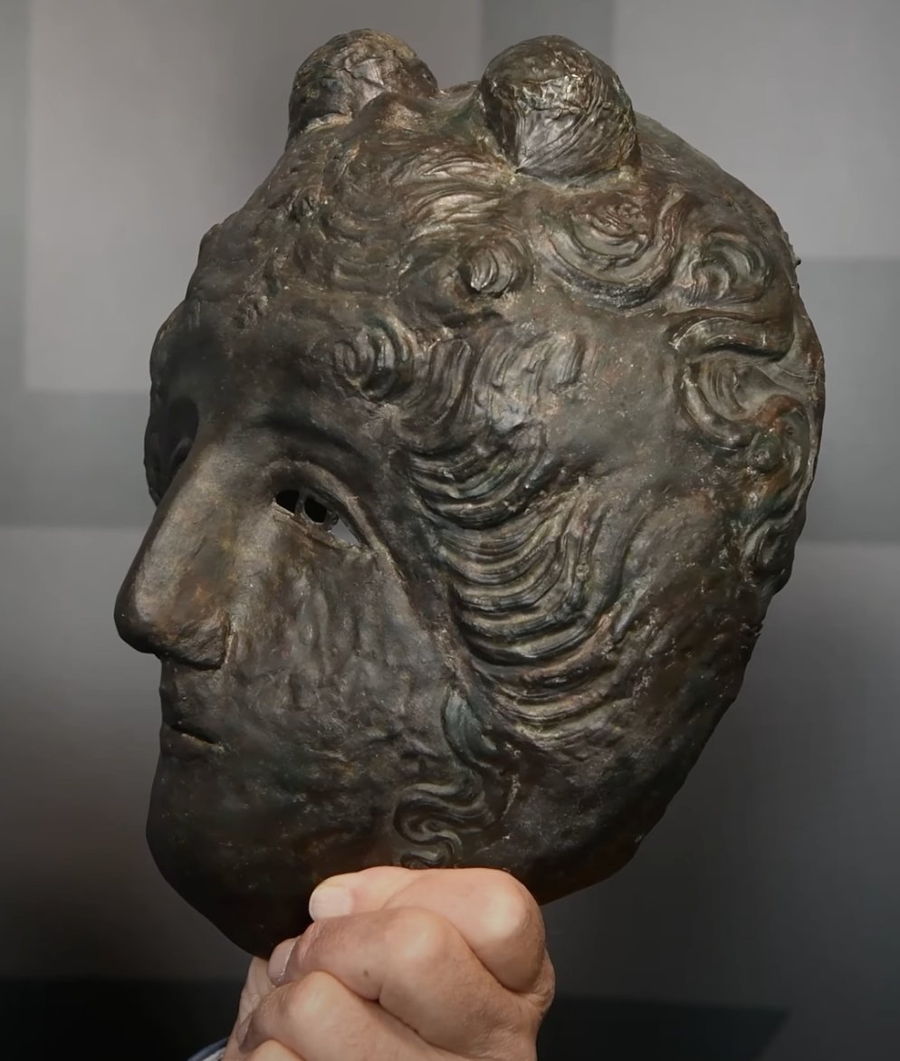 OMG, they're trying to sell yet another hideous "Roman" mask?!?