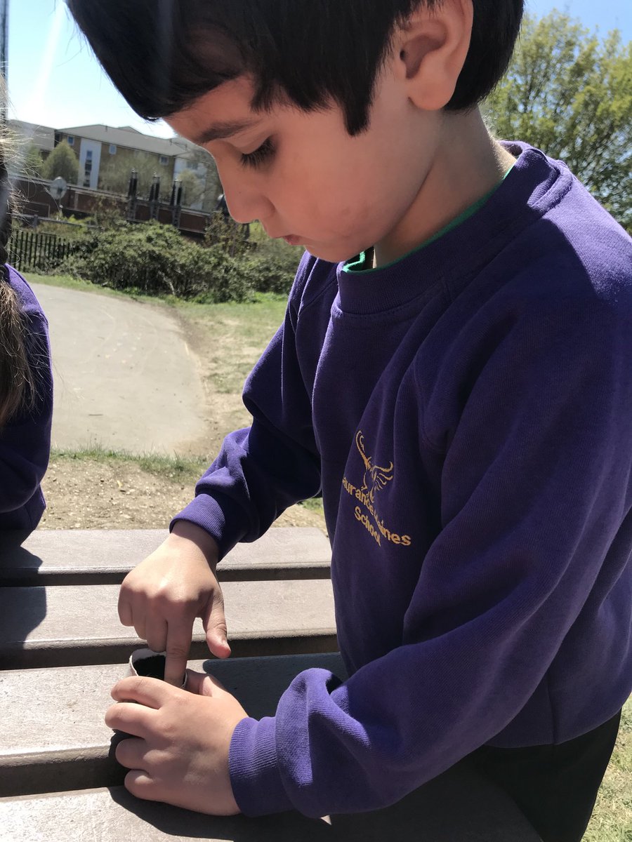 MissKhanLHS's tweet photo. We’ve been busy planting seeds and we hope the flowers attract bees to our bug hotel! #bees #Earthday ⁦⁦@LHS_Watford⁩ 🐝 🌷 🏨 https://t.co/UGjxqhrA9I