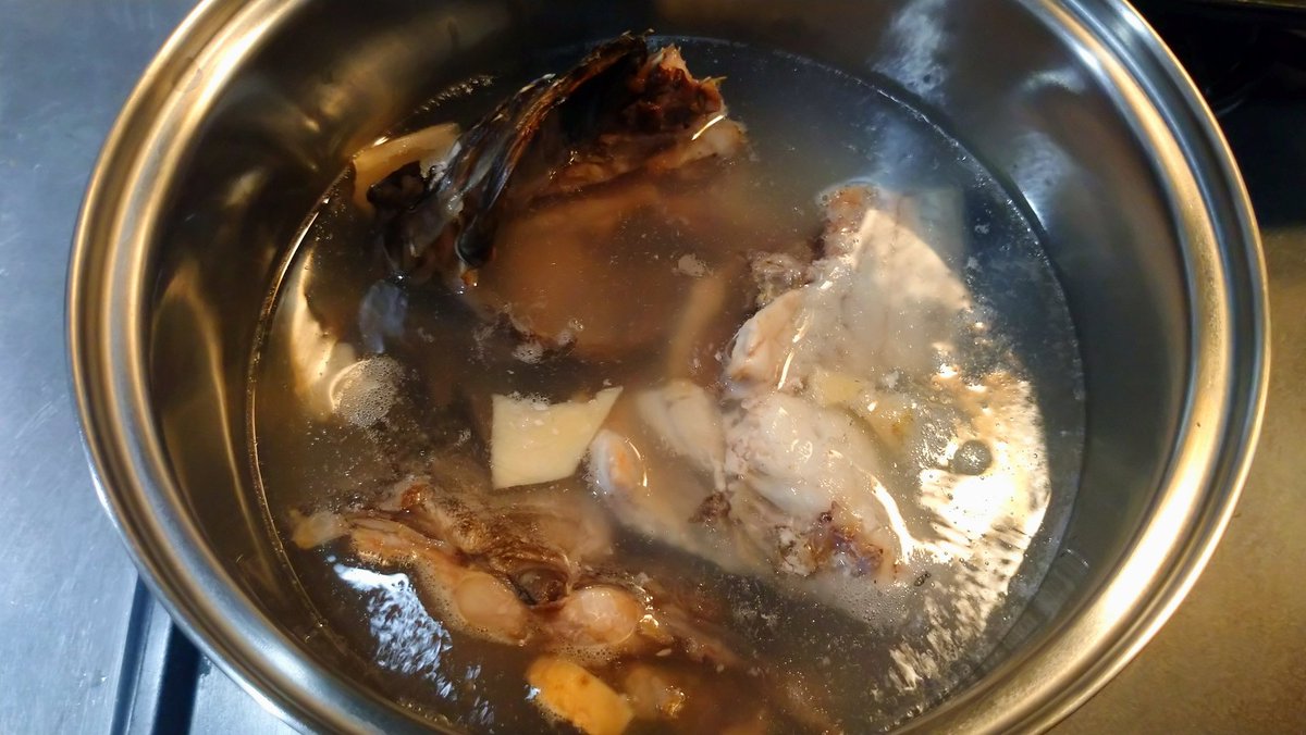 cherry_masaya's tweet photo. #dinner #mycooking #ゆっくりしたい #blackrockfish #seaperch #クロソイ #塩焼き #あら汁 #misosoup #dericious #晩御飯 #独りごはん #魚料理
#美味しい #ゆっくりしたい
#ぼっちごはん
した処理して冷凍してあった
クロソイさん
海のお味噌汁※あら汁と塩焼きに。
やってしまった魚&魚のおかず💦 https://t.co/k6jRjfxnDS