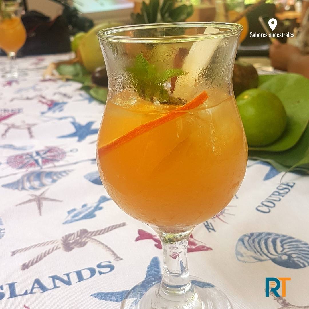 RTmagazinedo's tweet photo. Trago Sabores Ancestrales, una bebida a base de ron añejo, caña de azúcar, menta y  naranja agria

#PresstripMitur2021
#DescubreBarahona2021
#turismointernord 
#PasionPorRD https://t.co/uYLTtdp8kL