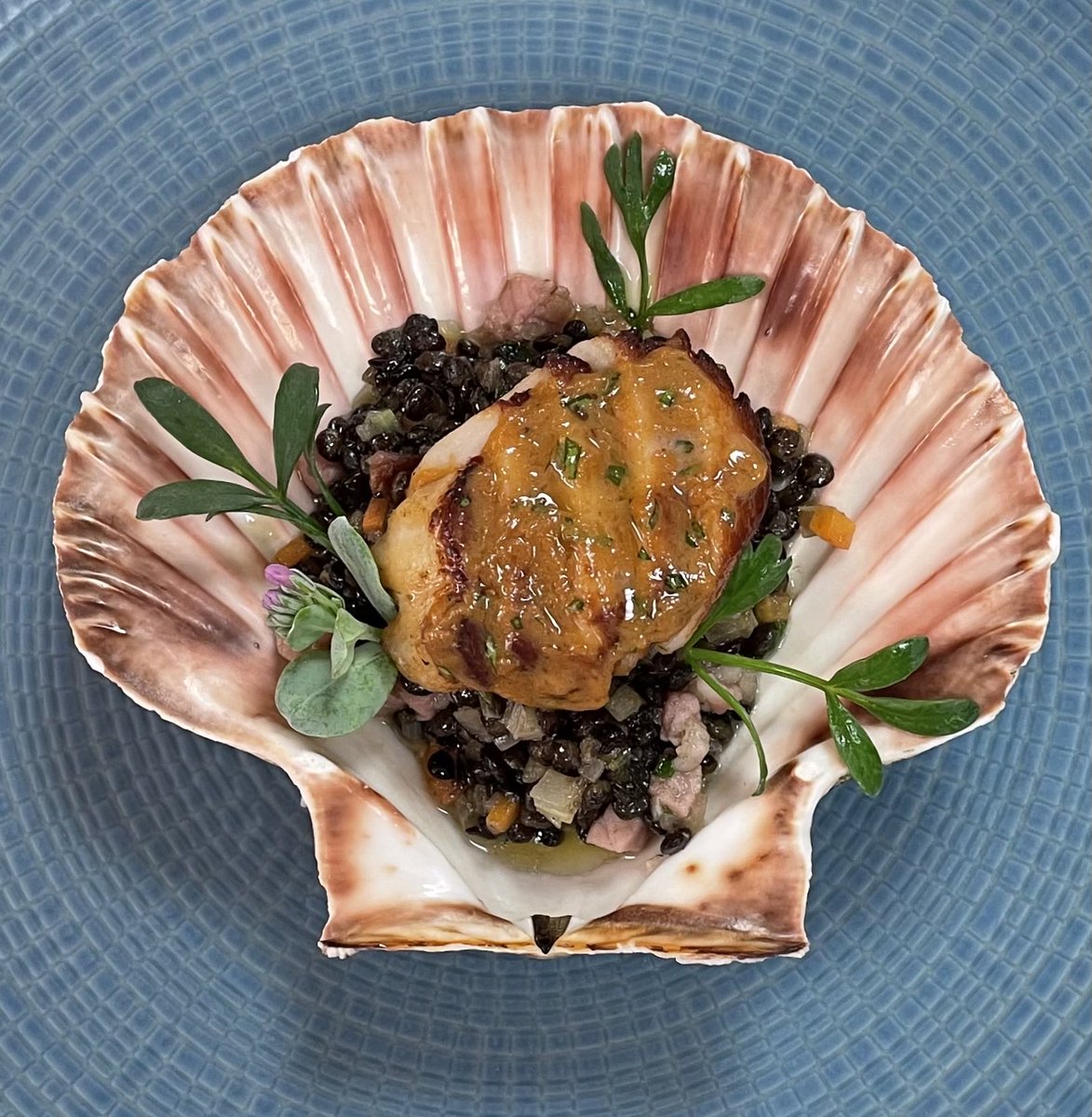 Chef Paul Askew (@porkyaskew) on Twitter photo Some lovely Diver Caught King Scallops with Miso Butter and Beluga lentils 😍leaving the pass to our Al Fresco Diners today 😎☀️❤️🥂<a href="/ArtSchoolLpool/">The Art School</a> <a href="/ArtSchoolCellar/">The Art School Cellars</a> Come and join us next week bookings are open ...... Some lovely Diver Caught King Scallops with Miso Butter and Beluga lentils 😍leaving the pass to our Al Fresco Diners today 😎☀️❤️🥂<a href="/ArtSchoolLpool/">The Art School</a> <a href="/ArtSchoolCellar/">The Art School Cellars</a> Come and join us next week bookings are open ......