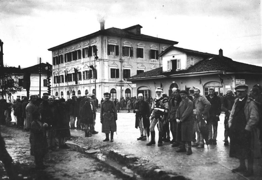 The conquest didn’t last for long. Austro-Hungary, the traditional protector of the Albanian Catholics, forced the Montenegrin army to leave the city on the 7 May 1913. (The 1913 Austrian-Hungarian humanitarian action in Shkodër)