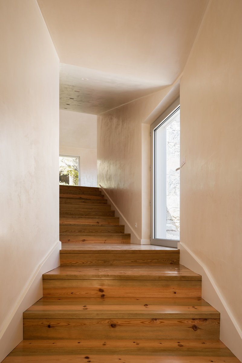 RealEstate6o8's tweet photo. This #uniquehome features interesting angles and lines throughout its design. #interiors  https://t.co/sov0eF3Xi1 https://t.co/QEckOm6uZk