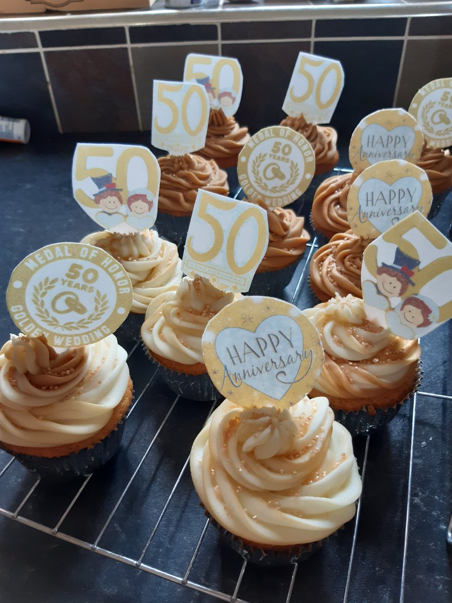 DrJude_G's tweet photo. Entry 4- Beautiful birthday butterfly buns - by @TracyFor_OT Recipe is mums 🥰- 3 eggs, 170g each (6oz) of butter / margarine, sugar & self raising flour, 1 tea spoon of baking flour. Decorated with vanilla buttercream & caramel buttercream. #StandUpToCancer #VirtualBakeOff https://t.co/ZCcs6FjsGZ