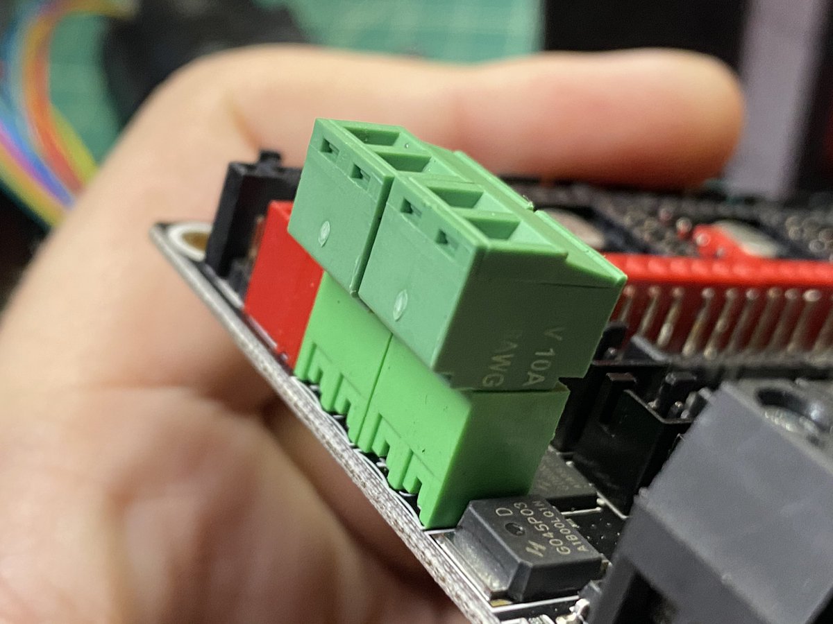 The <a href="/BigTreeTech/">BIGTREETECH</a> SKR 2 upgraded its safety with better fuses on DC in as well as the heater bed. Thermistor short protection is a major bonus and even high end birds don’t have this. But then the worst connector for heaters ever... the fake plug in Phoenix connector. 🖕🖕🖕