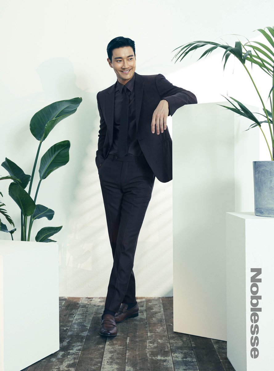 SiwonestInMoroc's tweet photo. @siwonchoi #Noblesse Photoshoot x Zegna💙🤍💙
#Siwon #SUPERJUNIOR #ChoiSiwon https://t.co/QdgKHMbtzj