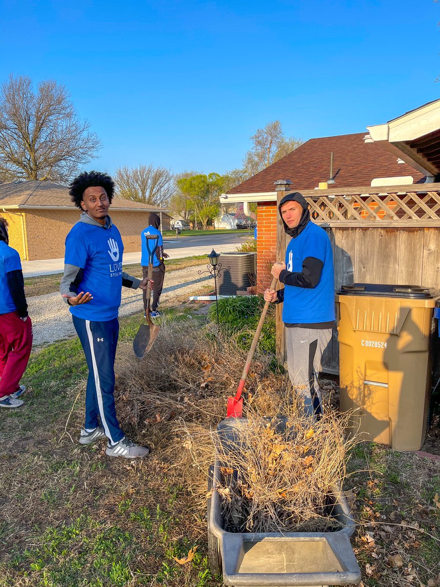 SCWarriorsMBB's tweet photo. Proud to be a part of #LoveSterling and to give back to our great community that does so much for us! https://t.co/xETlL2D3qB