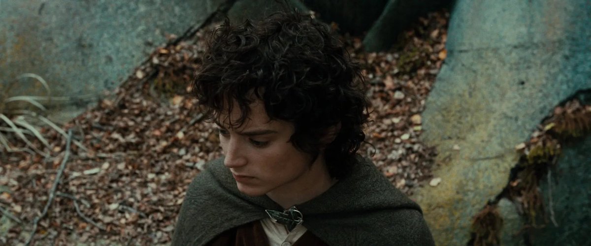 tl is lacking frodo pics rn so here’s a thread of some frodo screencaps from fotr