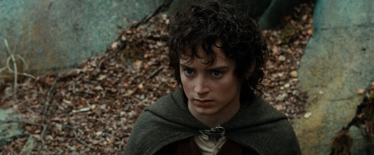 tl is lacking frodo pics rn so here’s a thread of some frodo screencaps from fotr