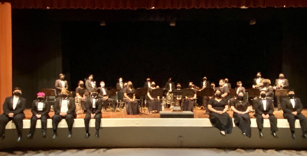 Congratulations to the Burbank Bulldog Band on earning  Superior Ratings from all judges at UIL Concert and Sight-Reading Evaluation! Great job students and directors. @PattiSalzmann <a href="/Dannyback42/">Daniel</a> <a href="/SAISDBurbankHS/">Burbank HS, SAISD</a> @SAISD_Supt
