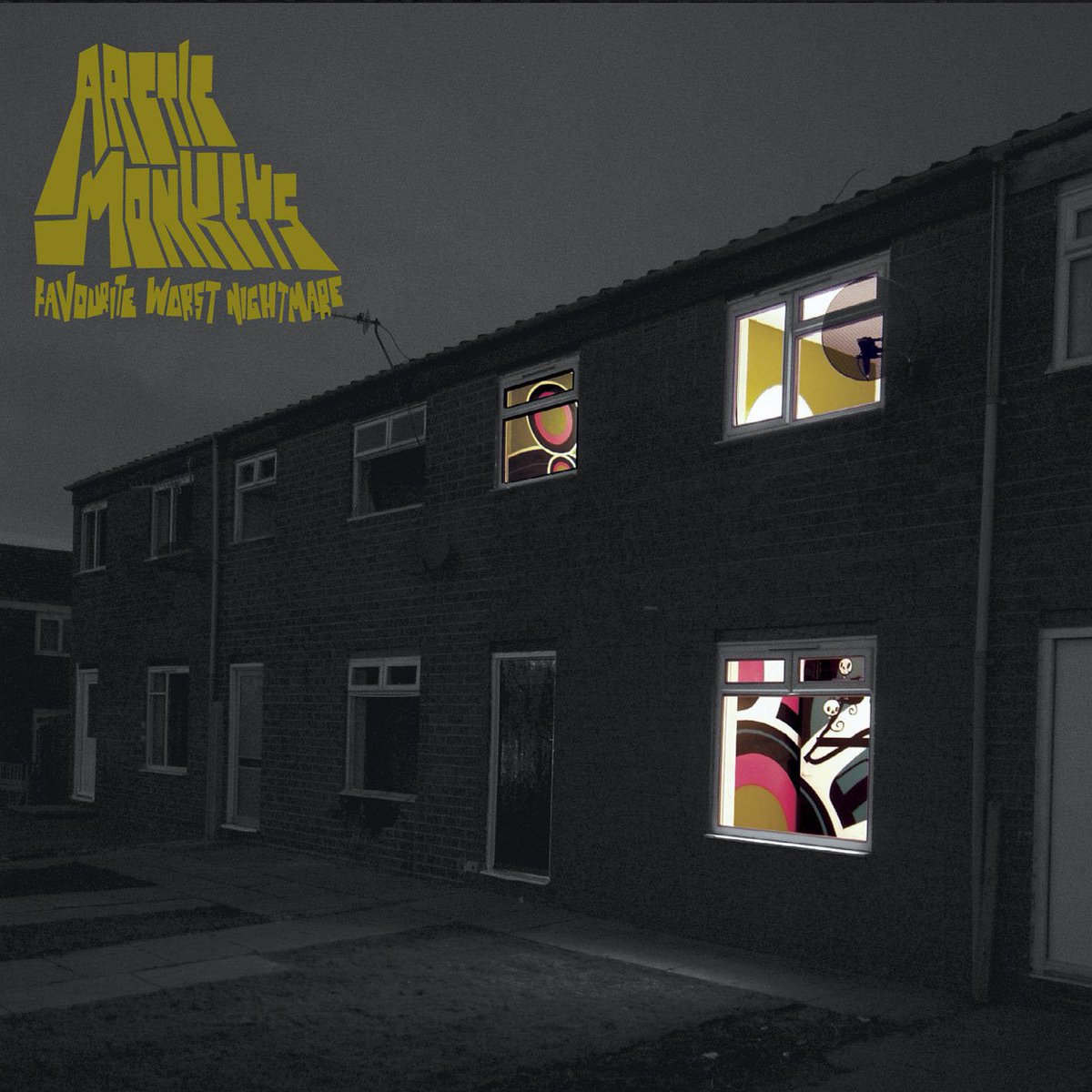 2. Favourite Worst Nightmare Rate: 9/10 I really like this album it has some catchy songs and it just gets me hyped up I love it sm  My fave songs are; 505, Do Me A Favour, Fluorescent Adolescent and The Bad Thing .