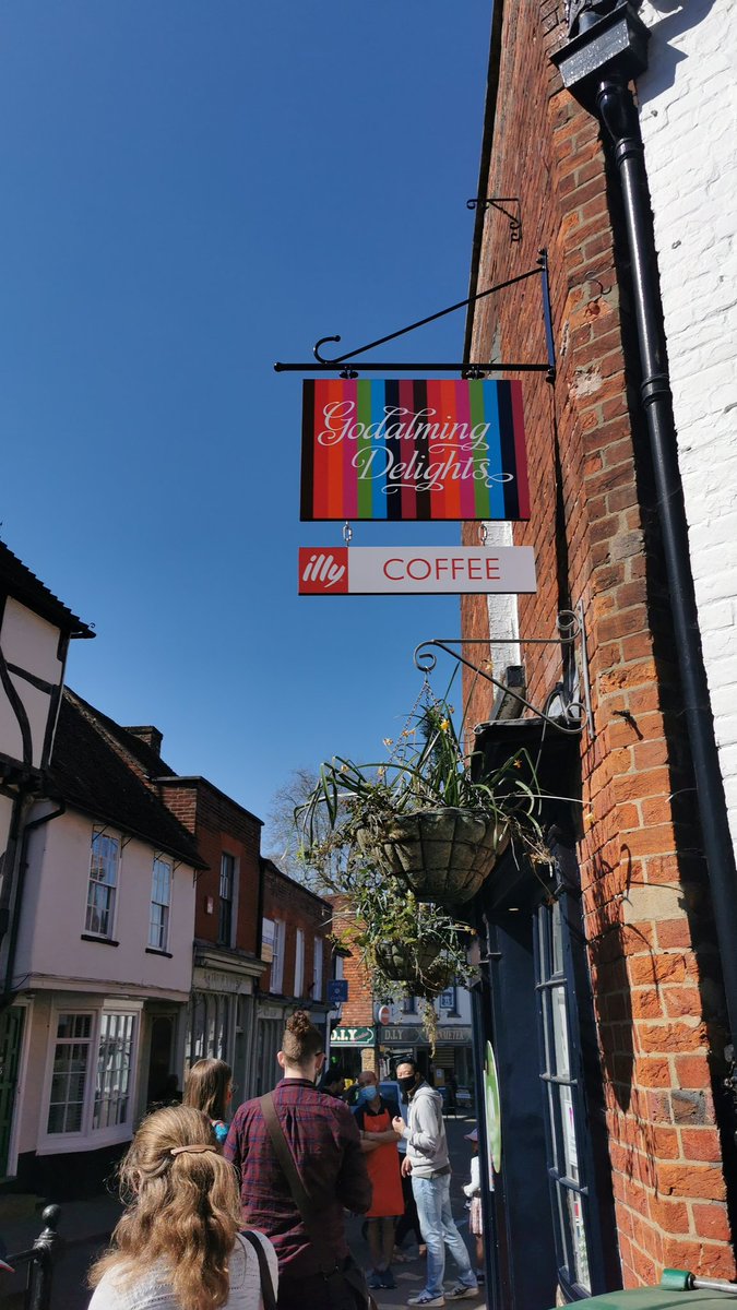 PFBoarding's tweet image. Afternoon walk and trip to #Godalming and of course a treat from @GodalmingDelig1 #iloveboarding @BSAboarding @priors_field