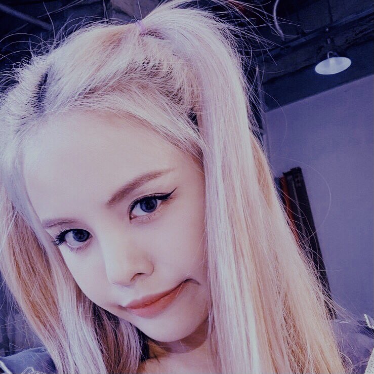 EGIRLSORN's tweet image. #WeLoveYouSorn #손 #씨엘씨