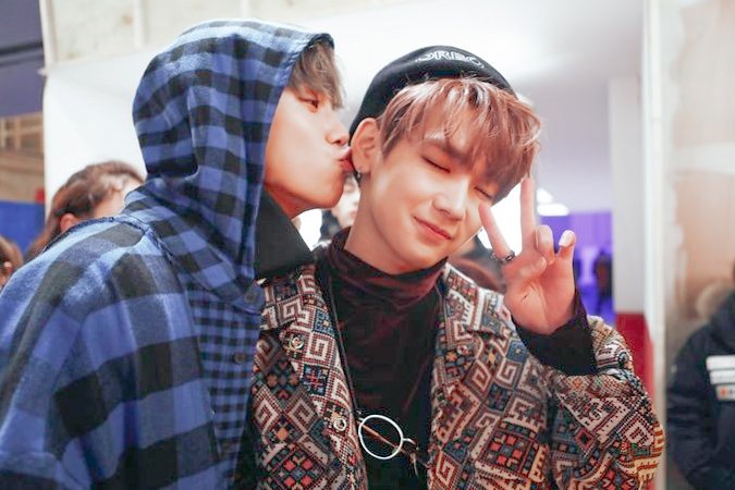 andyyshin's tweet photo. #GAEMPICS — Todo dia que eu acordo com você do meu ladinho me faz ter certeza que você é o amor da minha vida, e que tudo valeu a pena se acabou comigo te encontrando. Eu te amo mais do que tudo no mundo, happy 3 months. 🥺❤ https://t.co/2v7KmIm4V7