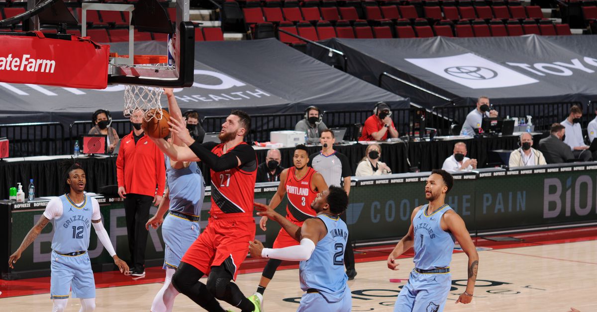 Despite Minutes Restriction, Nurkic Shows Out: Photo by Cameron Browne/NBAE via Getty Images The Blazers big man notched a season-high 26 points and 17 rebounds. Although the Portland Trail Blazers ultimately dropped the game to the Memphis… https://t.co/U3nfazwfls #RipCity https://t.co/7i4b89Vglr