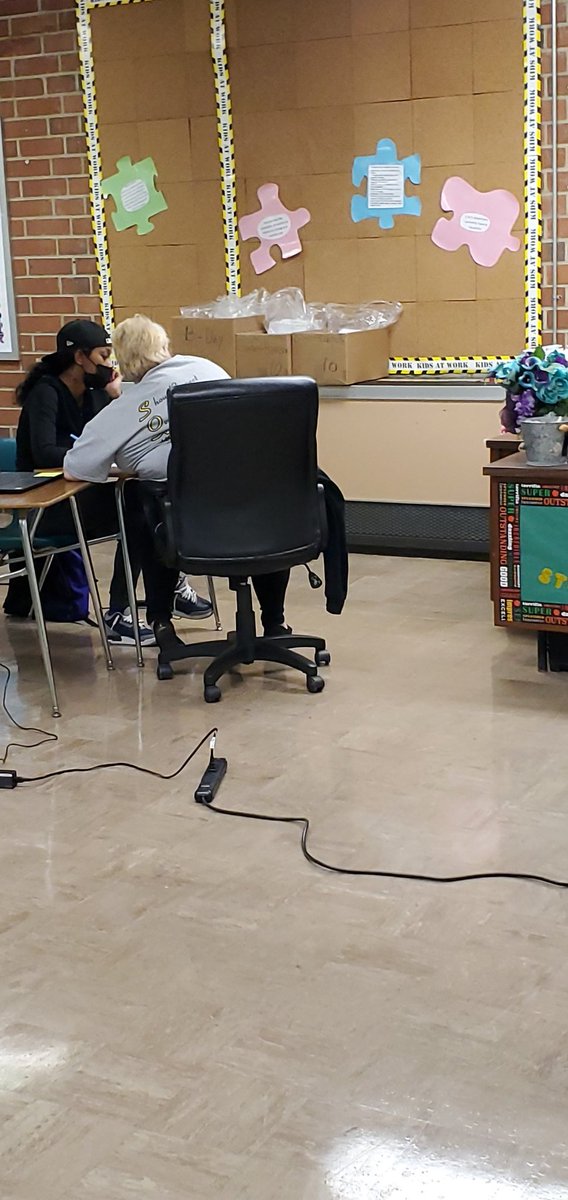 KMBBBEdS's tweet photo. Our first Saturday Learning Hub for the semester is in the books! We were happy to see our students, teachers, and counselors busily working together! @GCSchoolsNC @SmithCounselors https://t.co/eyK1P3e2za