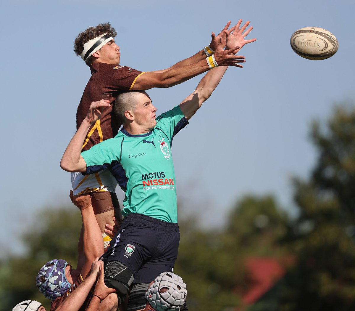 OrtonMediaPhoto's tweet photo. Schoolboy Rugby is back!! Day 2 results of the Monnas Centenary Rugby Festival. 📸 J Orton @Monnas_WitBulle @StellenbergRugb @Helpmekaarsport @OHSKwaggas @Paarl_Boishaai @Springboks @rugby365com @schoolofrugby @Hannes_Nienaber @doellynkoors @craigolewis @SARugbymag https://t.co/PUSc6ljxLf