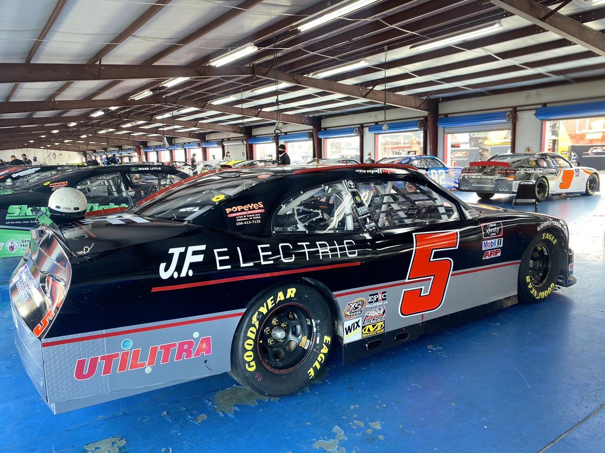 TeamBJMcLeod's tweet image. Sitting pretty before 300 miles at @TALLADEGA. 😎

@jf_electric / @SkuttleTight / @SOGAchampions / @utilitra_wbe / @tufcoflooring / @gerbercollision