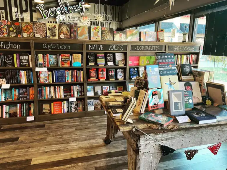 Celebrating #IndieBookstoreDay by reflecting on what we love about independent bookstores thisisabookblogkzoo.wordpress.com/2021/04/23/why…