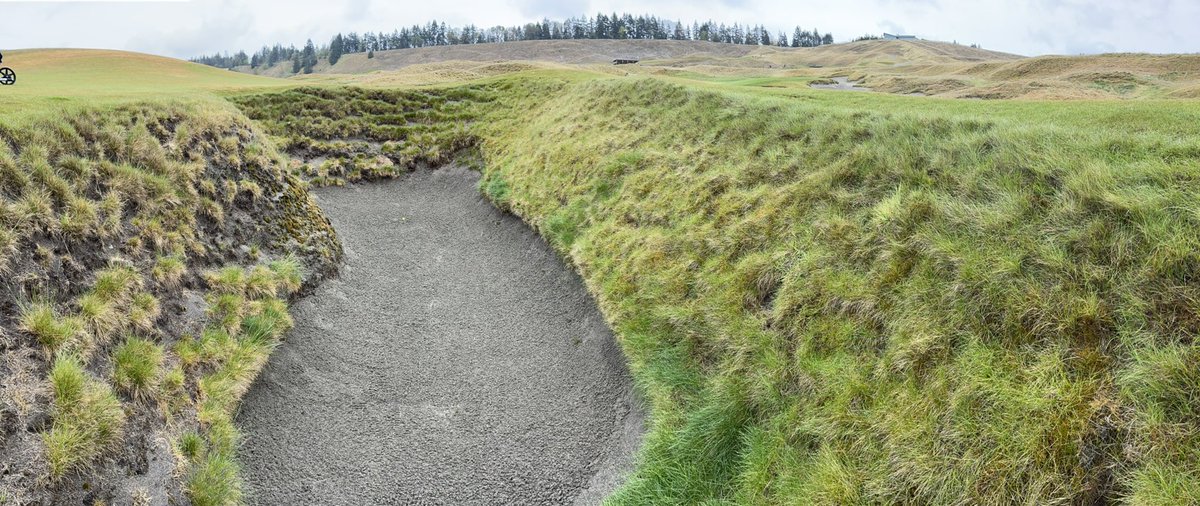 CBSolstice's tweet image. Things to avoid during the @CBSolstice presented by @TommyBahama ... Dehydration; Sunburn; Blisters; @ChambersBayGolf Basement!!!!