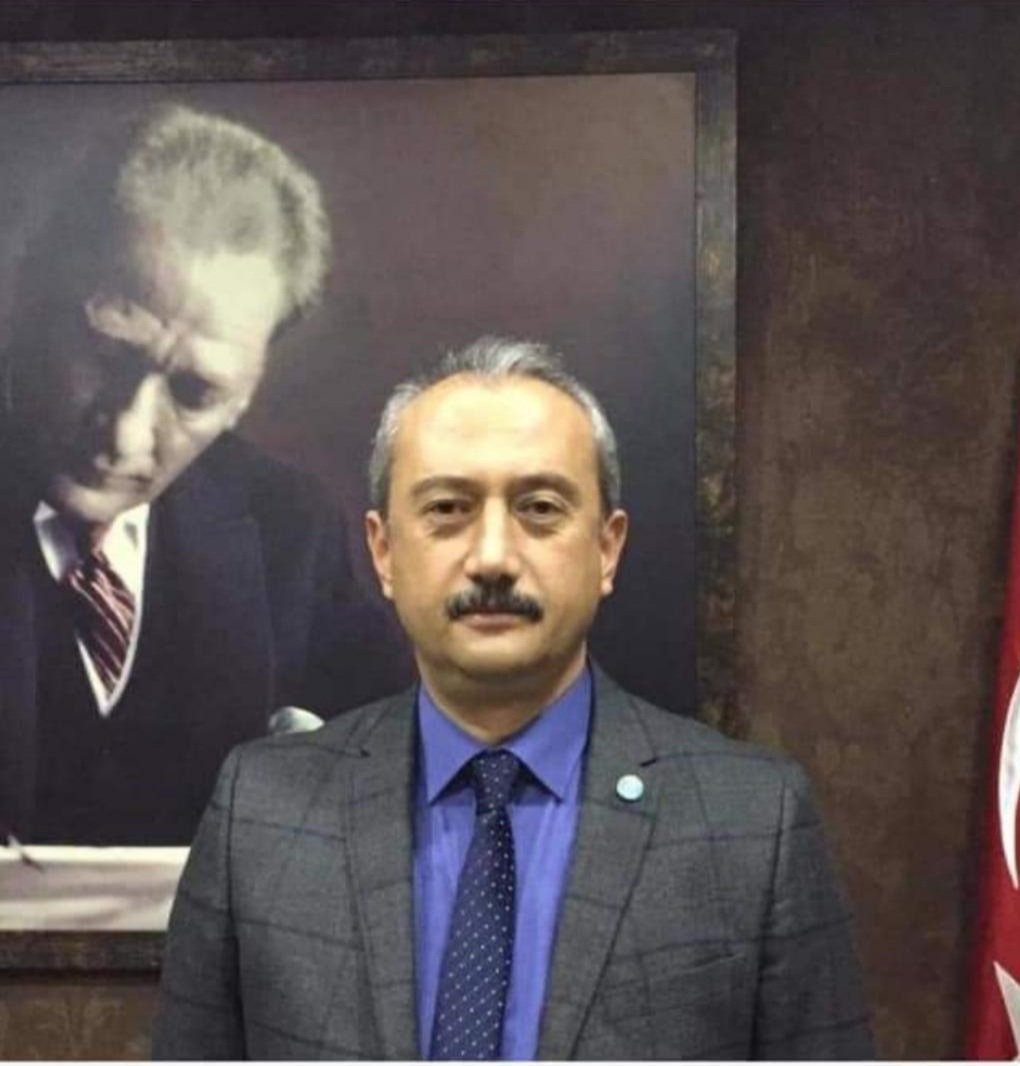 Türk 'e edep yakışır, Türk 'e kahramanlık yakışır, Türk'e cesaret yakışır Türk 'e merhamet yakışır, Türk'e sav, sagu, koşuk yakışır, Türk'e mazluma sığınak olmak yakışır. ASLA soykırım yakışmaz, kimse de yakıştıramaz;  tarih en namuslu hafızadır..