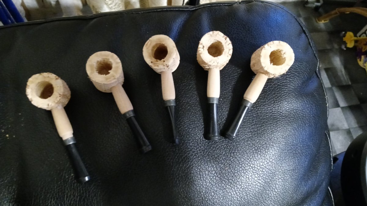 Mr_BurnDatloud2's tweet image. 🚨🚨🚨Just added to the shop🚨🚨 
Corn pipes.. Easy,Small,Discreet
Stoners dream.. Act now only have a few..
Tap in to link in bio or Hit the Dm...