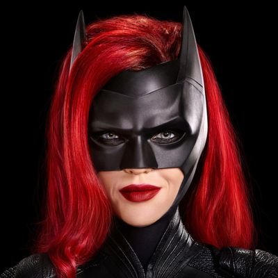QueenDrakaina's tweet photo. I could not care why anyone thinks about me because of this but Kate kane is batwoman #RestoreKateKaneAsBatwoman
#ReleaseTheAyerCut #BringBackArrow #IStandWithRayFisher #RestoreTheSnyderVerse https://t.co/Vw0SxTmBy3