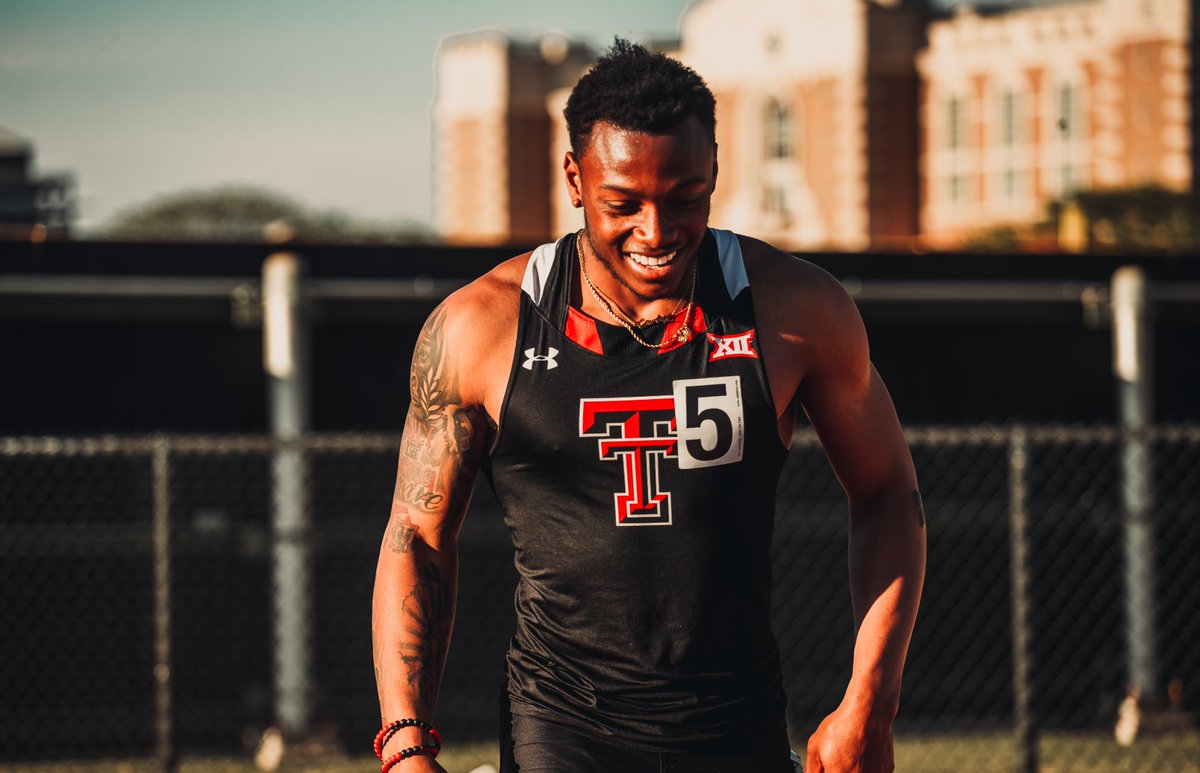 Court's back in the 2️⃣0️⃣0️⃣

<a href="/GodSpeedddd/">read description</a> goes 20.56 in his first 200m of the season and hops into the top-20 in the nation ✊