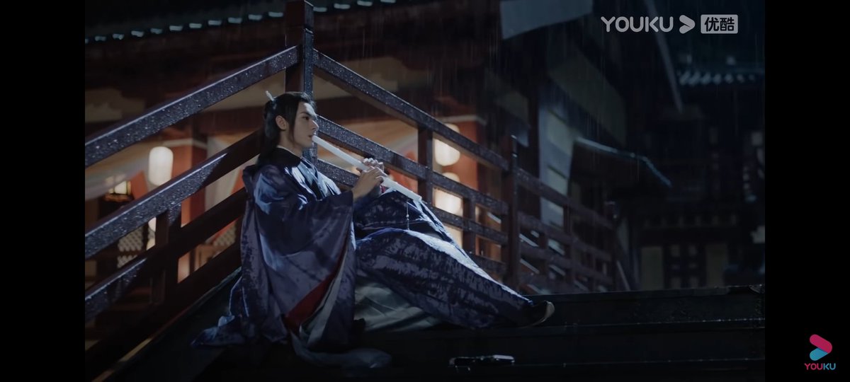 Xiang with the umbrella rescue. Wen is having a hard time accepting that he can't save the person he loves tho.  #amwatching  #WordOfHonor