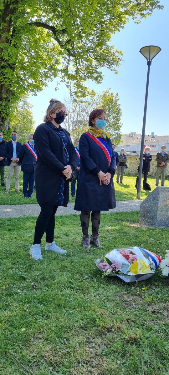djidatechtach's tweet photo. Hommage et recueillement ce matin pour les Commémorations des génocides arméniens et assyro-chaldéen de 1915 perprété par l'Empire Ottoman,
#DevoirDeMémoire
en présence de leurs représentants @AssoUACF  #AACF  @CBAFArmeniens  @Villierslebel 
#danslerespectdesgestesbarrieres https://t.co/k73btj6mBk