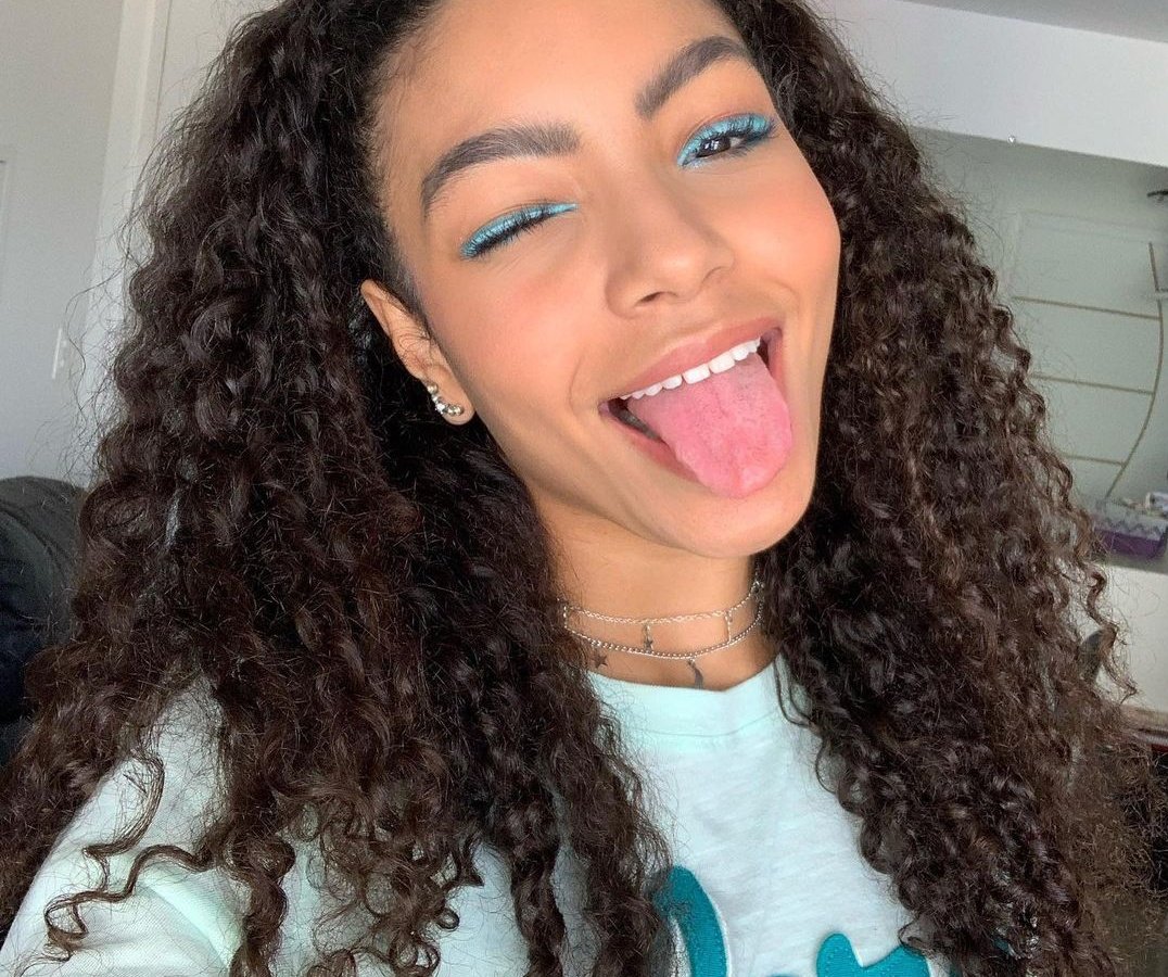 beaurrany's tweet image. {#ForAnyWithLove • @anygabrielly }
Oi amor tudo bem? Bom eu não sou muito boa com palavras mas eu só queria dizer que vc é tudo pra mim vc é o meu solzinho minha vida todinha 
Eu te amo muito Any eu sou muito grata por tudo, vc já me fez sorrir em tantos momentos difíceis 
ILY❤️