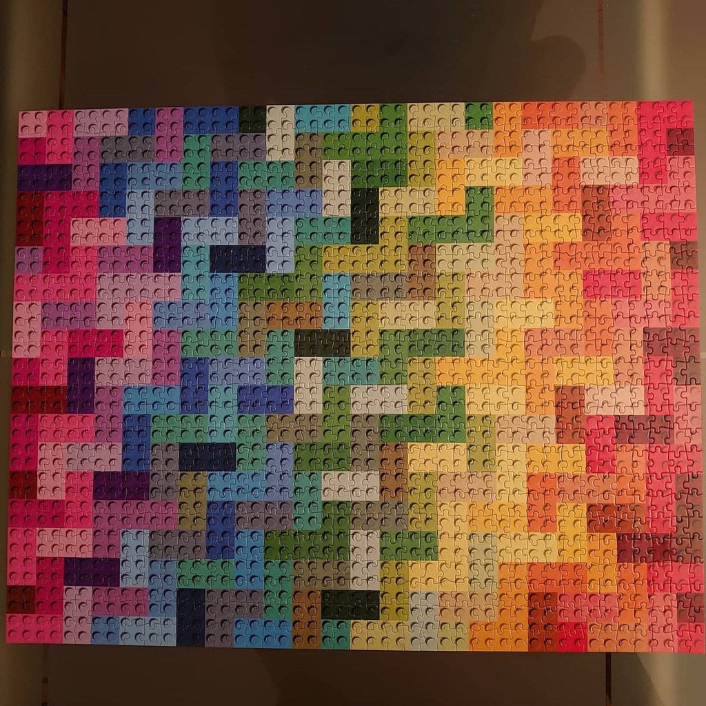 We maakten een puzzeltje 🥰 #1000Stukjes #LegoPuzzle instagr.am/p/COD-Wu8hR4Y/
