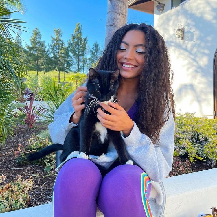 herszgabrielly's tweet image. [ 💕 #ForAnyWithLove x @anygabrielly) 

Só queria te agradecer por ser esse ser humano tão incrível que você é. Você tem um jeitinho tão único. Algo tão seu... você consegue contagiar as pessoas mesmo de longe. Obrigada por acreditar em mim, e por ser minha inspiração, ily💕