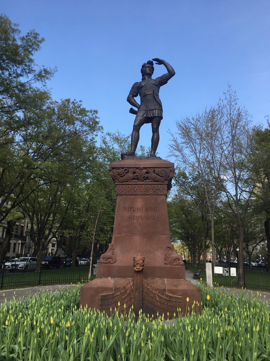 Off to a lovely magic hour start on the Comm Ave Mall, but I couldn’t find a way to negotiate the underpass while staying on the greenway. Nor was there an obvious crosswalk for getting to the neighboring sidewalks. Weird. Seems like something that’s easily fixable.14/