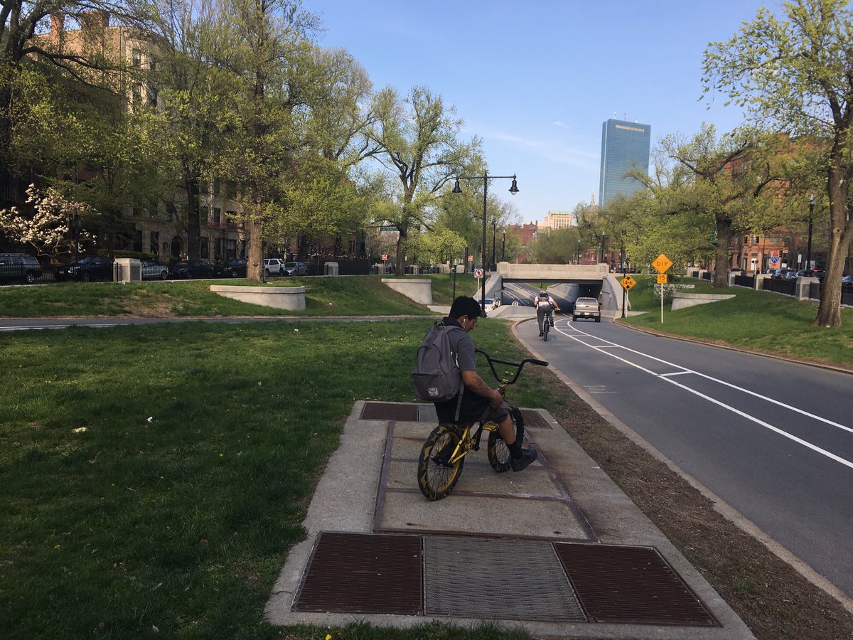 Off to a lovely magic hour start on the Comm Ave Mall, but I couldn’t find a way to negotiate the underpass while staying on the greenway. Nor was there an obvious crosswalk for getting to the neighboring sidewalks. Weird. Seems like something that’s easily fixable.14/