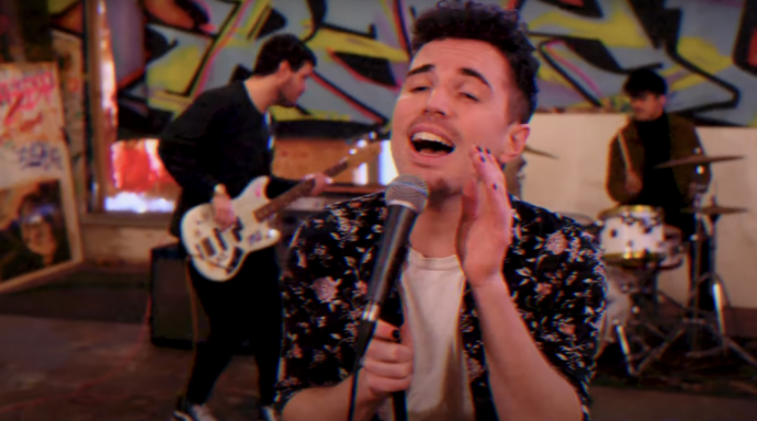 PlanetLA_Music's tweet photo. Check out @subradioband's latest song “Out Of My Mind”. The indie-pop band was founded by six childhood friends from Washington D.C.
Sub Radio’s sound is a great fusion of pop and rock, totally worth clicking over and watching their video.
#pop #subradioband #outofmymind https://t.co/3zgT6wsWA9