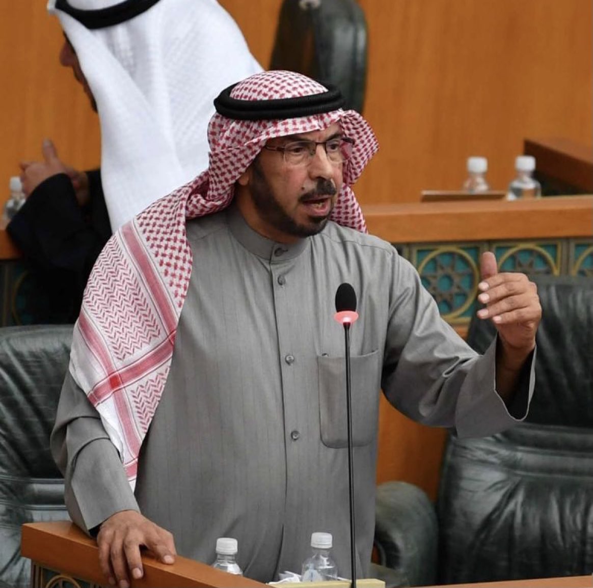 النائب الصيفي مبارك الصيفي: الثلاثاء المقبل.. إما أن يعتلي رئيس الوزراء منصة الاستجواب ويسترد المجلس الدستور والمادة 100 من الدستور أو لن تكون هناك جلسة 

#مجلس_الأمة 
<a href="/AlsaifiAlsaifi/">الصيفي مبارك الصيفي</a>