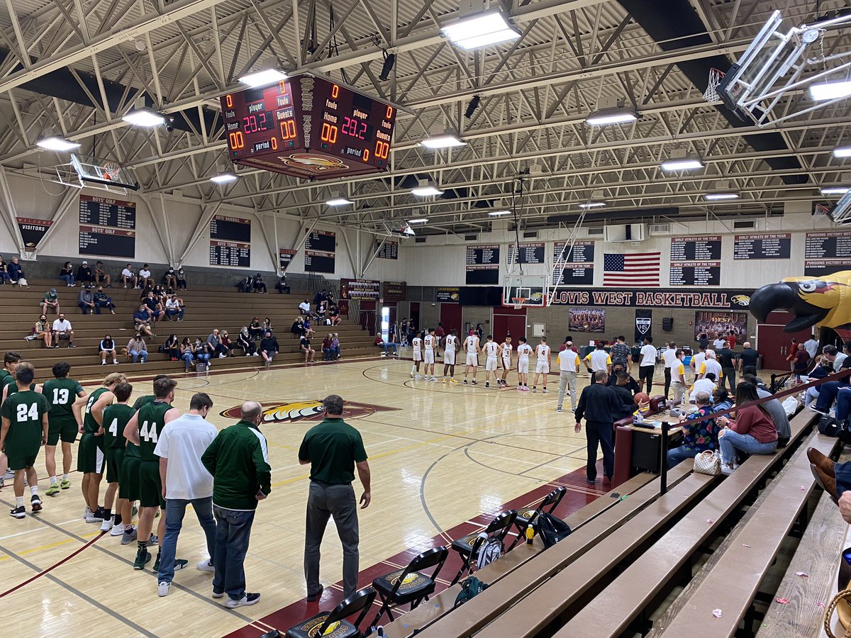Saturday matinee basketball here at Clovis West as the Golden Eagles take on Garces. @GarcesHoop <a href="/ClovisWestBask1/">Clovis West Boys Basketball</a>