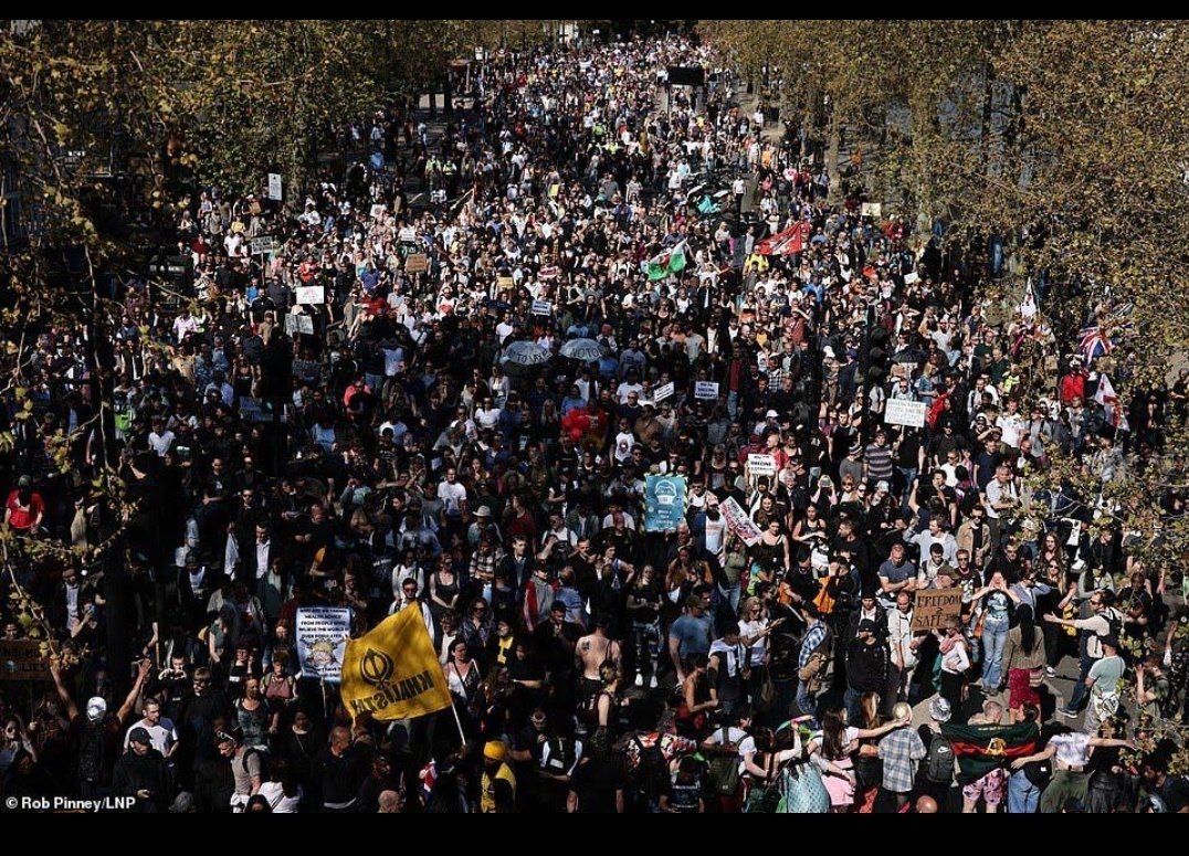 London. Today. Possibly a million people protesting peacefully for choice, who feel silenced, angry, marginalised and worried. And not a single mention on The News at Ten... 💔